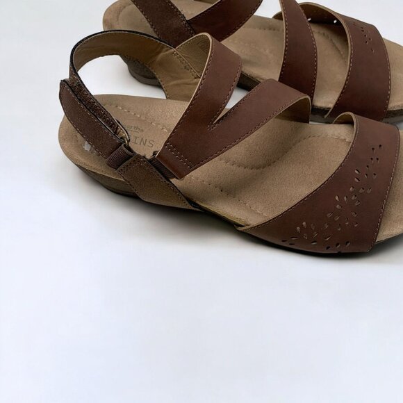 Earth Origins Karlie Sandals Brown Laser-Cut Leather & Adjustable Straps Sz 9 - Picture 9 of 9